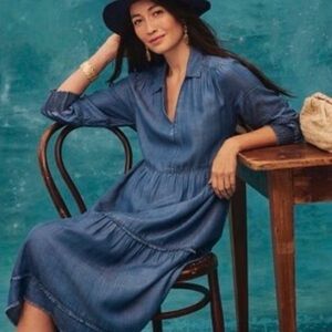 Chicos Tiered Lightweight Denim Dress Size L (Chico size 2)
